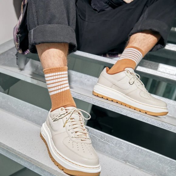 Nike Air Force 1 Low Luxe Pearl White - Picture 4 of 8